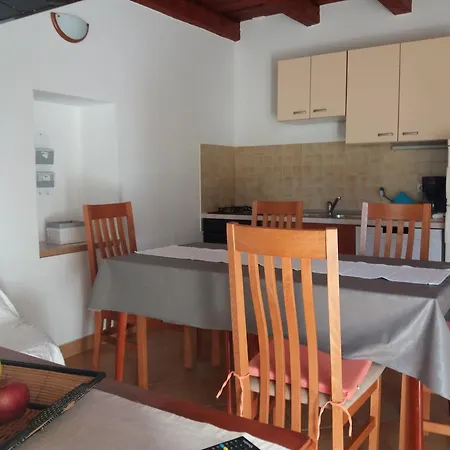 Mediteran Haus בית נופש