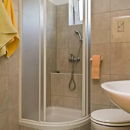 בית נופש Mediteran Haus ראב